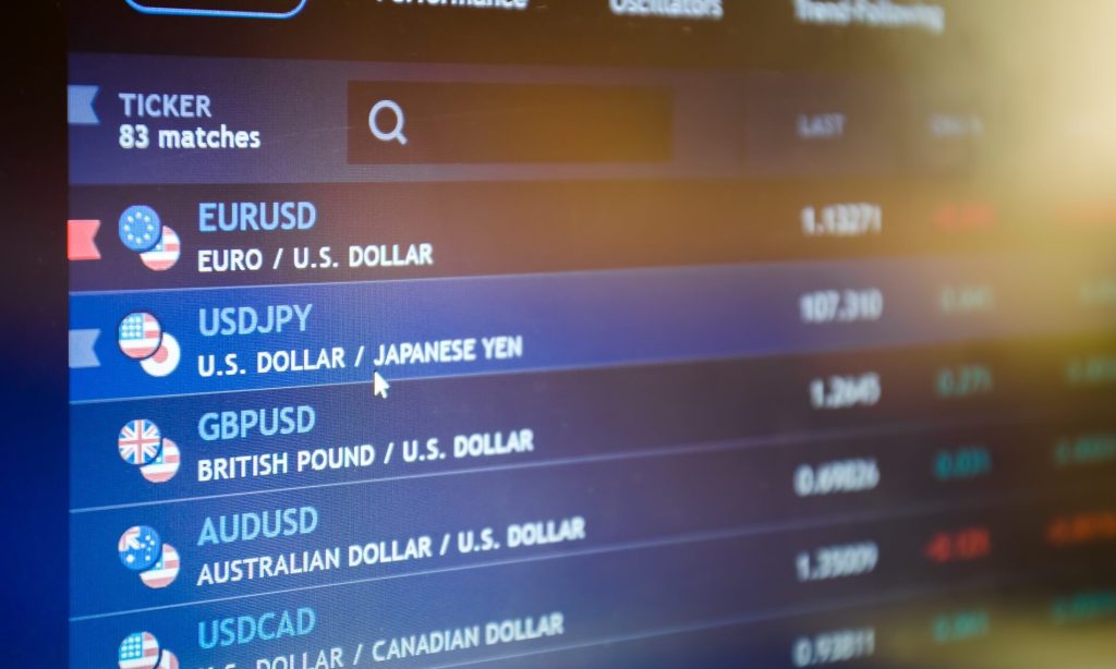 Currency exchange rates screen showing EUR/USD, USD/JPY, GBP/USD, AUD/USD, and USD/CAD with respective values and changes.